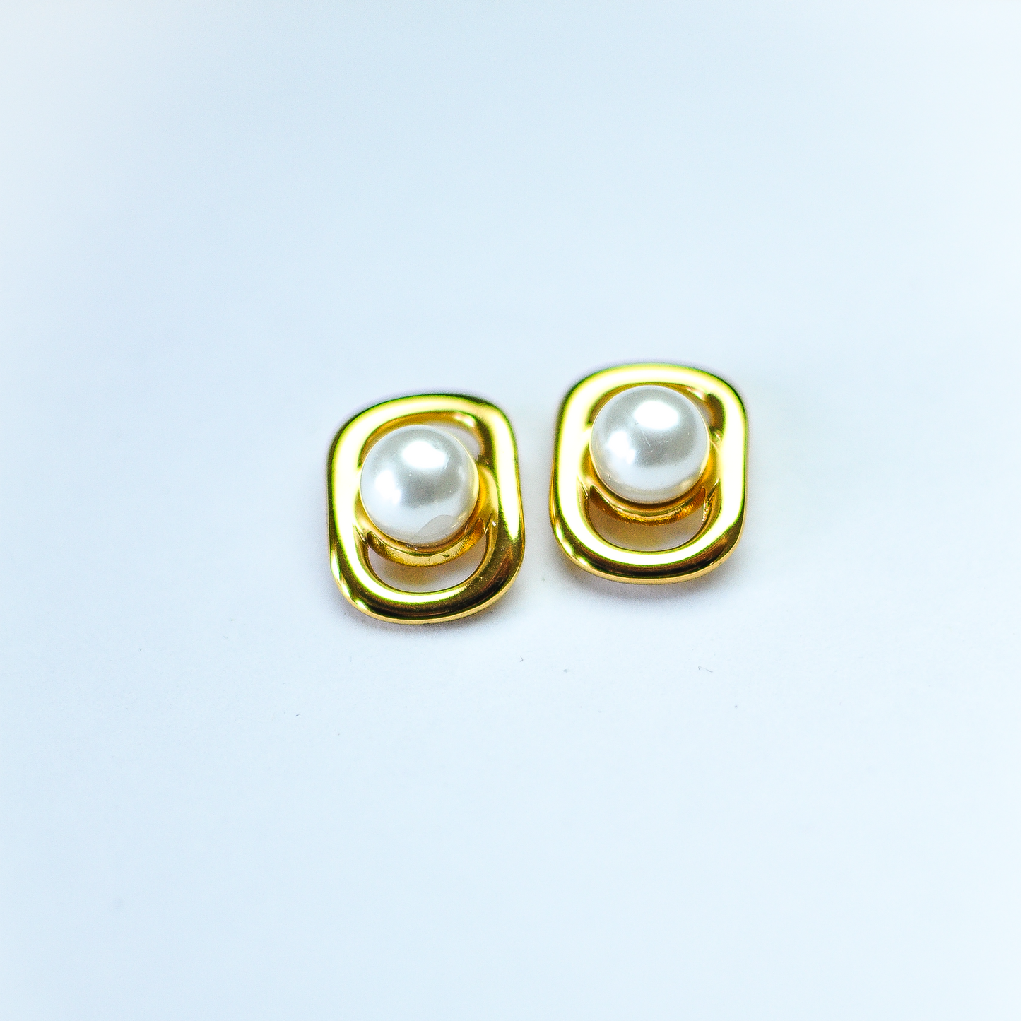 Classic Pearl Stud Earring