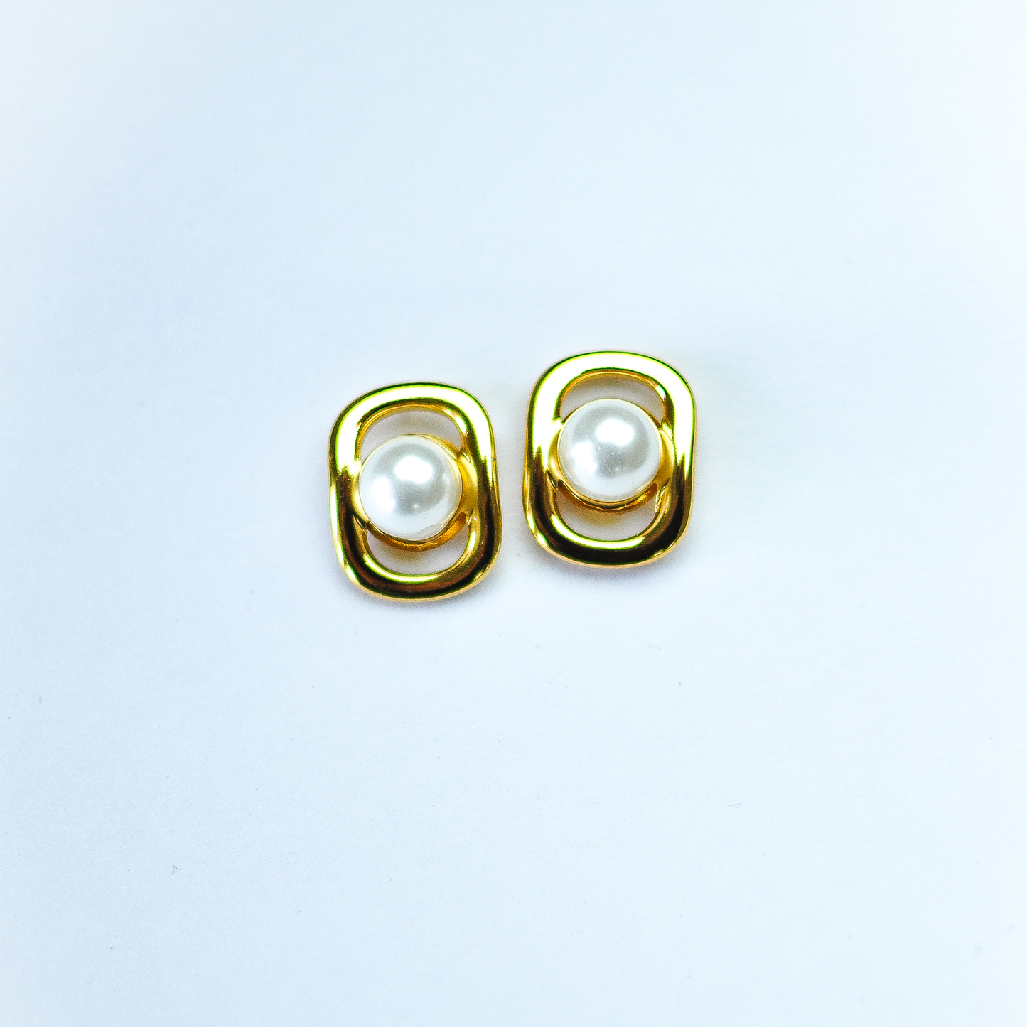 Classic Pearl Stud Earring