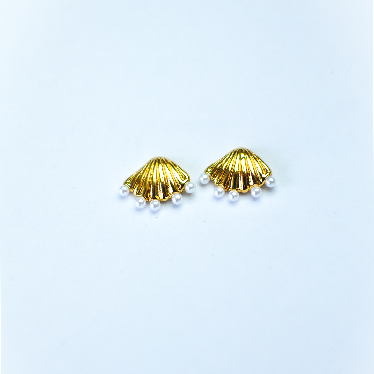 Shell earrring | anti-tanish 18k goled plated