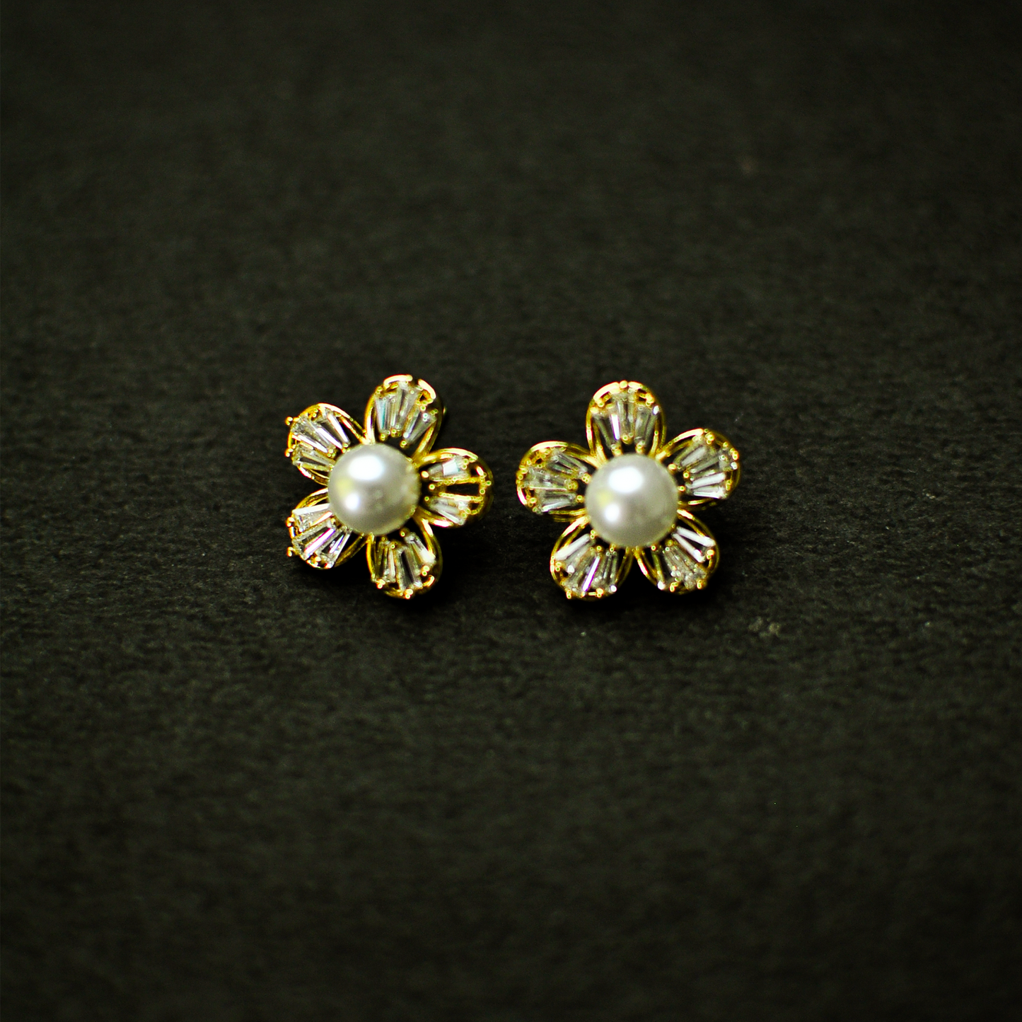 Seayona flower studs