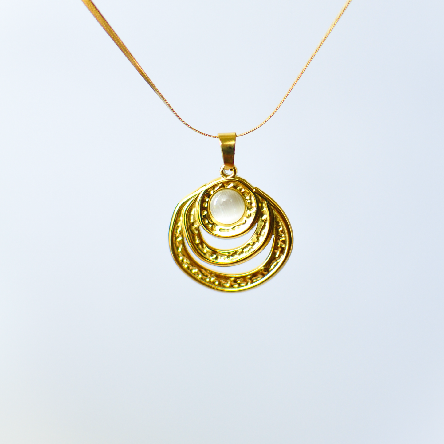 perel GOld pendant